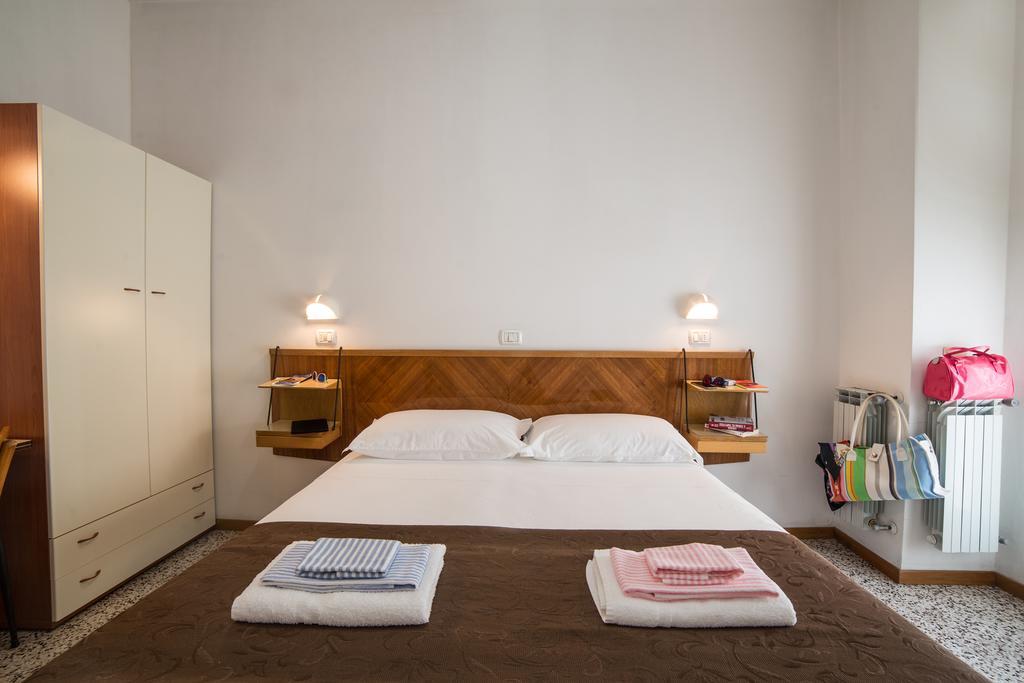 Hotel Nuovo Fiore Cattolica Habitación foto
